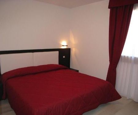 Sillia Appartamenti Pinzolo Zimmer foto